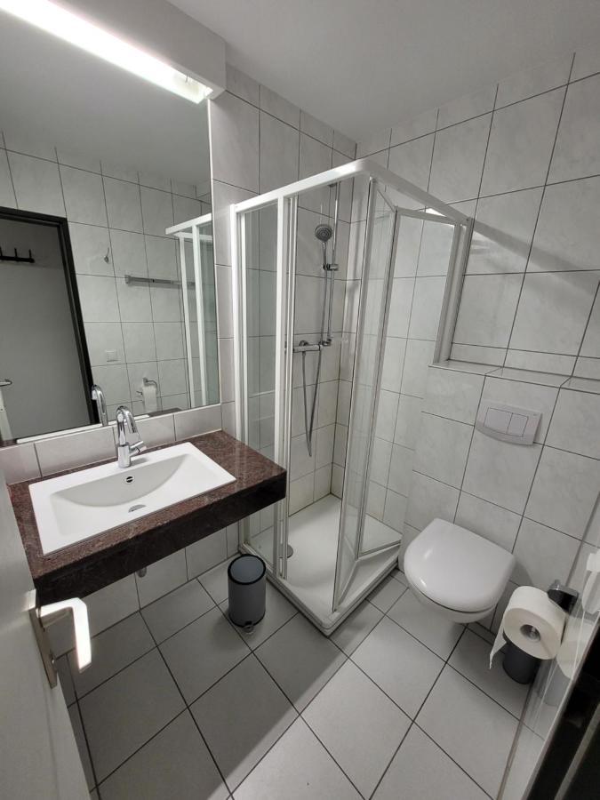 Guesthouse Wi Rooms ユーリッヒ エクステリア 写真