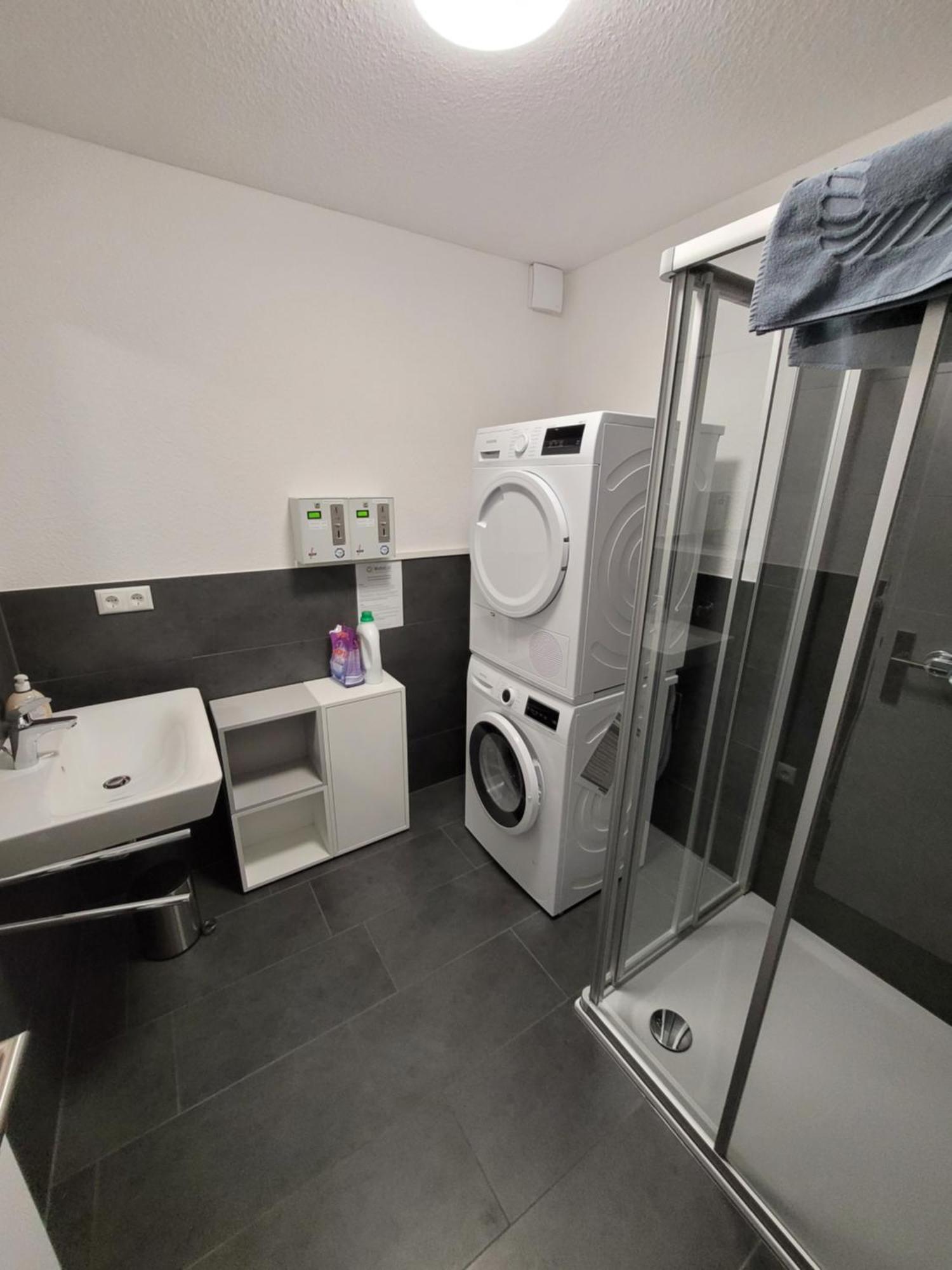 Guesthouse Wi Rooms ユーリッヒ エクステリア 写真